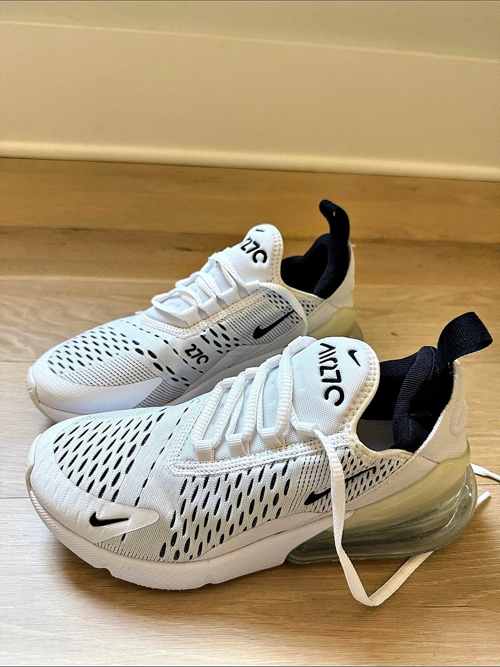 Nike Air Max 270 US 6.5 Like New